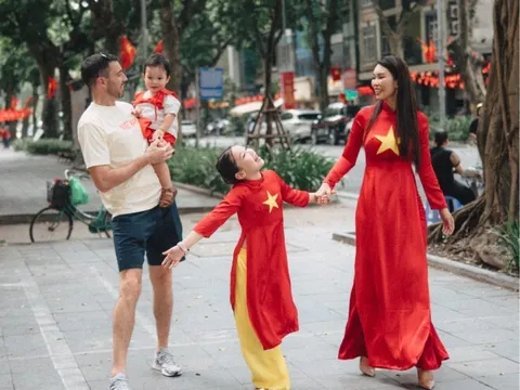 Khi mẹ bỉm Vbiz nuôi con lai Tây "chạy show": Hà Anh chu toàn mọi thứ, Lan Phương cho ái nữ ti sữa ở trường quay