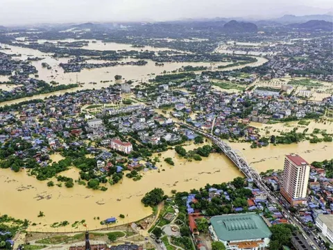 Nhà diva Mỹ Linh cách tâm lụt lịch sử 40km bị ảnh hưởng nặng: "Cố lên thương quá Thái Nguyên ơi"