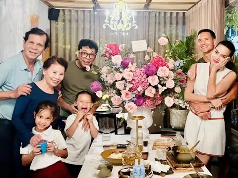 Sao Việt 24h: Mẹ ruột Hồ Ngọc Hà trẻ trung và viên mãn ở tuổi U70, diện đồ sành điệu trong tiệc sinh nhật bên con cháu