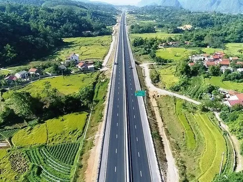 Đẩy nhanh tiến độ, bảo đảm chất lượng 4 dự án cao tốc trọng điểm