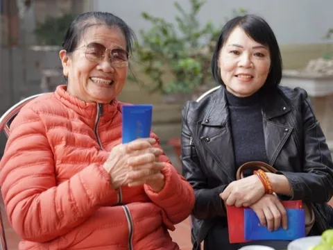 Vợ NSND Xuân Bắc khoe cảnh 2 bà thông gia thân thiết, mối quan hệ con dâu - mẹ chồng gần gũi như ruột thịt