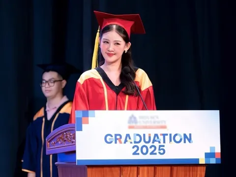 Hoa hậu Lê Âu Ngân Anh thăng chức làm Phó khoa ở trường đại học, chồng BTV liền thưởng nóng 2 món quà "đỡ tốn"