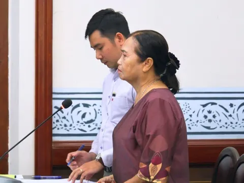 Mẹ kế Đức Tiến bức xúc khi vợ cũ của chồng giành tài sản với con dâu, gửi lời nhắn đến cháu nội ở Mỹ