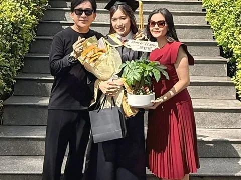 NSƯT Kim Tử Long mừng con gái tốt nghiệp đại học, bà xã kém 11 tuổi chụp ảnh thân thiết với con riêng của chồng