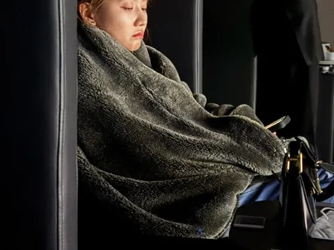 Người đàn bà ở cạnh MC hot nhất nhì showbiz 10 năm qua: Trẻ đẹp bất chấp, làm chồng thốt lên 2 chữ "Ơn giời"