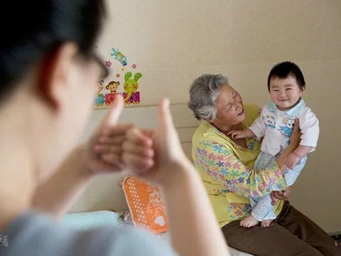 Giúp việc lương 11 triệu/tháng, ăn sáng phở gà đùi, uống sữa nhập khẩu vẫn chê ít dọa bỏ về quê và cái kết