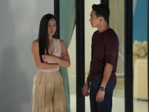 Mẹ chồng luôn khen con dâu "vừa xinh vừa ngoan", một lần con trai tan làm sớm thấy cảnh không ngờ, quyết ly hôn