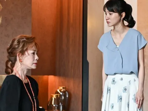 Vừa ký đơn xong thì ngất xỉu, lúc tỉnh dậy chồng cũ và mẹ anh van xin tôi tái hôn