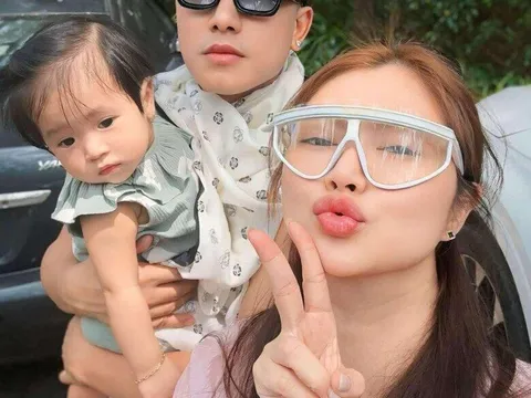 Châu Khải Phong nhất quyết mặc màu hồng đi đón ái nữ tan học, từ ngày công khai với Thanh Trúc liền lộ "bản chất"