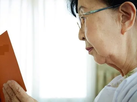 Bỏ 10 tỷ mua nhà cho con, tới lúc tôi mắc bệnh con lại lắc đầu: Cha mẹ thông minh nên chia tài sản thế này!