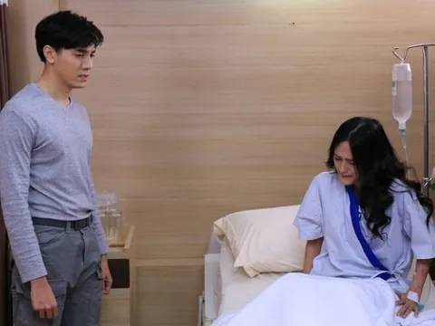 Đến bệnh viện thăm vợ cũ, vừa mở cửa phòng bệnh ra, tôi đứng sững người khi thấy cảnh bên trong