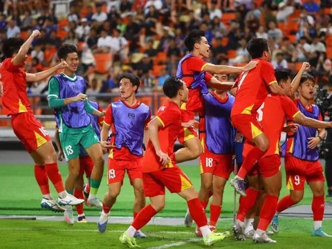 Sao Việt tự hào bóng đá Việt Nam giành vô địch SEA Games 33, Tùng Dương cảm ơn Thái Lan vì tạo kịch tính