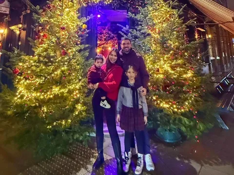 Siêu mẫu Hà Anh đưa con về Anh thăm nhà chồng, thương quý tử 1 tuổi phải "chịu đựng" để đi chơi cùng gia đình