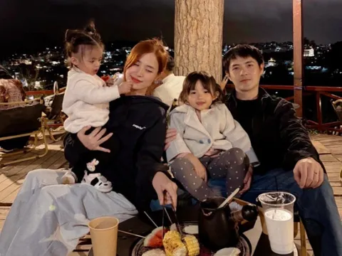 2 con gái của Đông Nhi như "bản sao" của Ông Cao Thắng, "tiểu thư" Winnie sở hữu đôi chân dài thẳng tắp