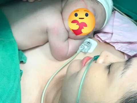 MC có nụ cười đẹp nhất VTV xinh rụng rời khi bước xuống bàn đẻ, vợ Công Lý và dàn sao VTV không ngừng xuýt xoa