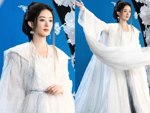 Mỹ nhân khiến Triệu Lệ Dĩnh chấp nhận "làm nền": Là "nữ thần thanh xuân" cao mét rưỡi, 35 tuổi vẫn "non choẹt" như học sinh