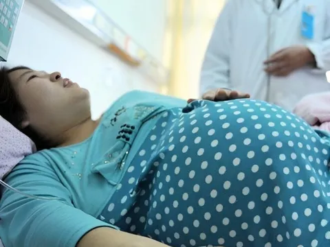 Sinh con 7 năm bụng vẫn phình to như có bầu, đến viện chụp CT bác sĩ thở dài: "Sao không khám sớm hơn?"