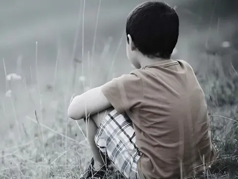 Cha ngủ quên bên vệ đường để lạc mất con trai 7 tuổi, 21 năm sau xảy ra chuyện không ngờ 