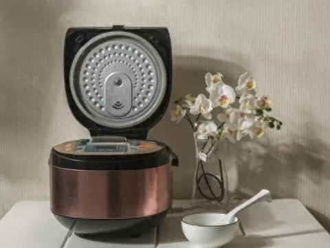 Đổi nồi cơm điện đến lần 3 tôi mới ngộ ra, có cho tiền cũng đừng mua 4 loại này kẻo tiền mất tật mang