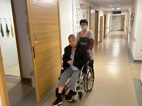 Định không lấy chồng, không sinh con, nghỉ hưu ở viện dưỡng lão, tôi vỡ mộng trong lần tới thăm bố