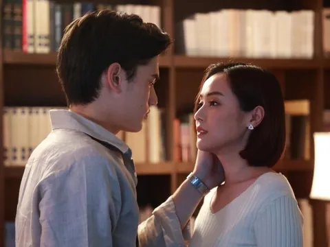 Nửa đêm thấy vợ gọi video với chồng cũ, 2 hôm sau tôi chủ động đến xin lỗi và đưa 50 triệu