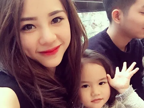 MC Đài Truyền hình VN 40 tuổi vẫn đẹp bốc lửa khiến chồng trẻ mê mẩn, nhìn con gái 13 tuổi còn giật mình hơn