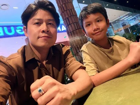 Nguyễn Văn Chung cố gắng làm bạn khi con dậy thì bướng bỉnh, quý tử được cấp điện thoại riêng để hỏi thăm mẹ