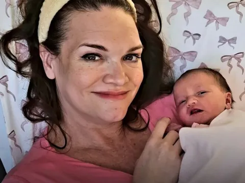 Sảy thai 5 lần, nữ diễn viên bất lực tìm con thì nhận phép màu từ người chồng đã mất 10 năm