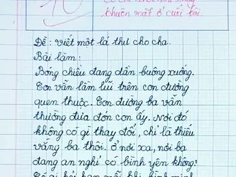 Bé trai lớp 4 đạt điểm 10 tuyệt đối với bài văn viết về bố, cô giáo bật khóc khi thấy khuôn mặt ở cuối bài