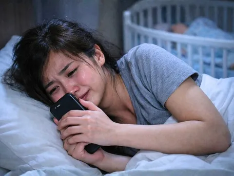 Mới đẻ 1 tháng thì ly hôn, nửa đêm gọi chồng cũ: “Em đau bụng quá”, âm thanh bên đó vọng lại khiến tôi ngất lịm