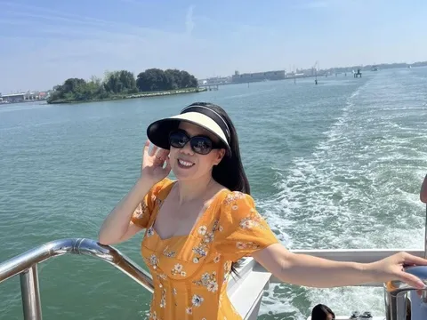 Nữ ca sĩ từng bị đồn yêu Quang Lê: Sống sung sướng làm MC thốt lên "Đây là số mệnh của một bà công chúa"