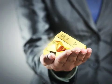 Giá vàng tăng dựng đứng, cao nhất từ trước đến nay