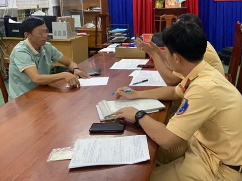 Tài xế xe khách bị xử phạt thông qua clip chạy ẩu do camera hành trình của người dân ghi lại