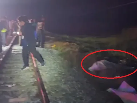 Hiện trường ám ảnh nhiều thi thể không nguyên vẹn khi tàu hỏa tông trúng nhóm người ăn nhậu trên đường ray