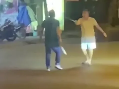 Lời khai gây sốc của hai tài xế "vờn" nhau bằng hung khí trên đường