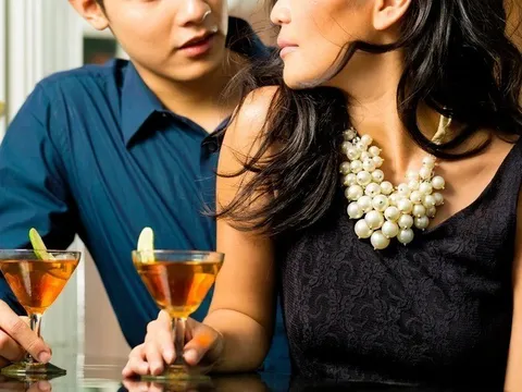 Bắt nữ kế toán biển thủ hơn 15 tỷ đồng của công ty để “boa” cho các trai đẹp