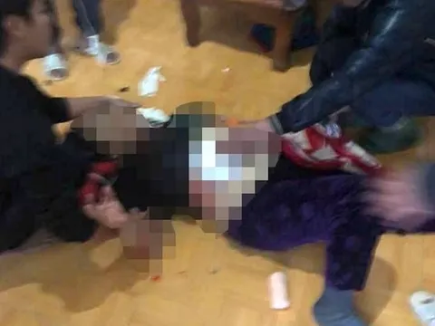 Nghịch tử dùng dao đâm mẹ rồi tự sát, tiết lộ đau lòng về người mẹ