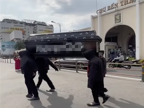 Danh tính TikTok đăng tải clip khiêng quan tài để quảng cáo, công an vào cuộc