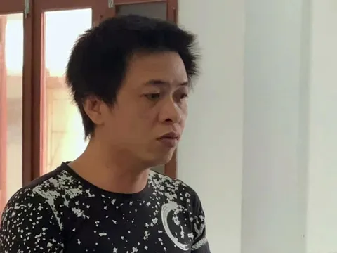 Chờ ly hôn vẫn cuồng ghen, truy sát bạn của vợ