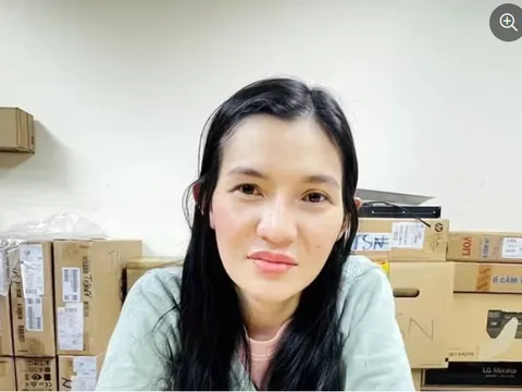 Tóm gọn 1 đối tượng bị truy nã khi vừa xuống sân bay Tân Sơn Nhất