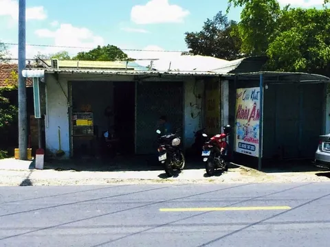 Bên trong quán nước là động mại dâm trá hình, cô gái 17 tuổi bị bắt, ép bán dâm giá cao