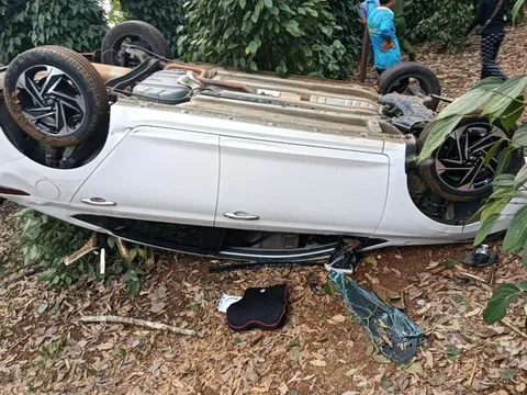 Công an đã xác định danh tính 3 người đàn ông mang theo rựa phát, đuổi theo xe ô -tô bị lật ngửa ở vườn hồ tiêu