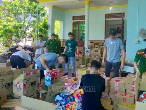 Những ai mua hàng của gian hàng Shopee “Tổng kho Đông Hưng” thì trình báo công an ngay