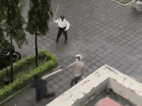 Phút giáp mặt kẻ sát hại cô gái tại chung cư ở Hà Nội: Nạn nhân đang đi mua cháo, chuẩn bị vào thang máy thì bị đâm