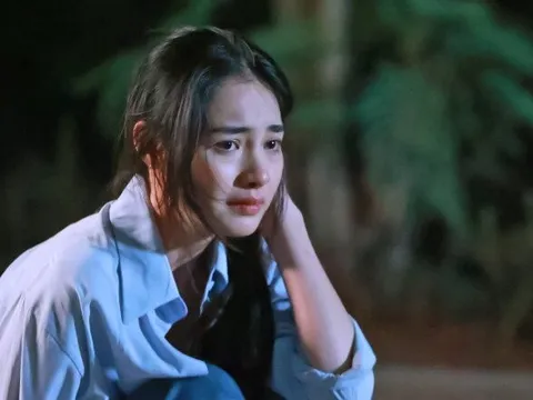 Nhận 500 triệu đồng từ vợ cũ của chồng cộng thêm tin nhắn đắng đót khiến người phụ nữ "phát điên"