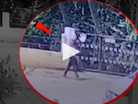 Camera soi thấu khoảnh khắc nhanh như chảo chớp khi gã đàn ông Ấn Độ bắt cóc bé gái