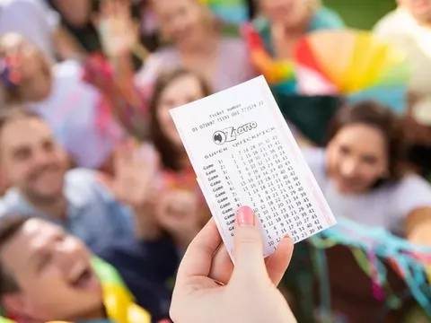 Thông báo gây kinh ngạc: 15 người trúng giải độc đắc 44,3 triệu USD (1.144 tỷ đồng)