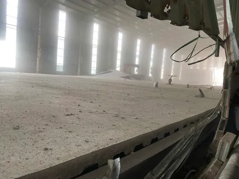 Hiện trường nhà xưởng sập khiến 2 người tử vong ở Bình Dương