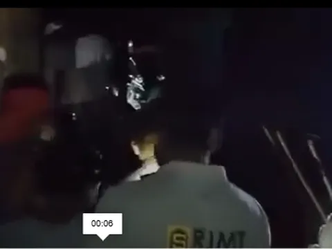 Clip: Trở về từ đám cưới, ô tô mất lái lao vào cây khiến 5 người tử vong thương tâm