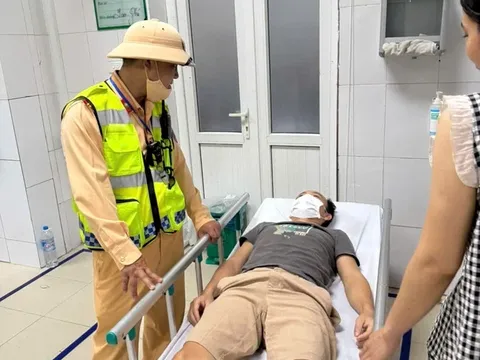 Một quyết định kịp thời của cảnh sát giao thông khiến tất cả đều nức lòng